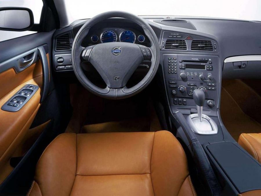  Volvo V70 R 2000 года  (фото 23 из 23)
